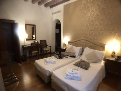 ここが問題のその部屋・・・音問題さへなければ素敵