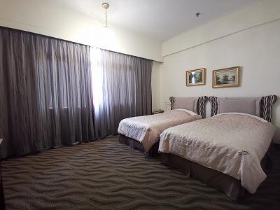 真夏だと、暑すぎてカーテンが開けられない