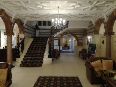 レセプション周辺は豪華