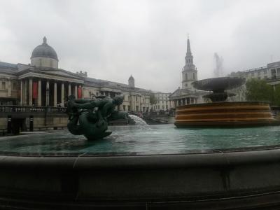 ライオン像に噴水