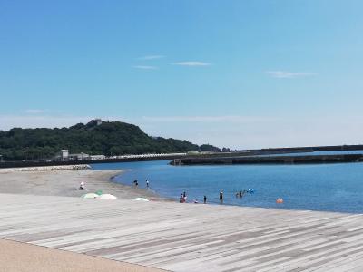 シャワー、居心地のいいカフェ、道の駅も揃った電車でも行ける海