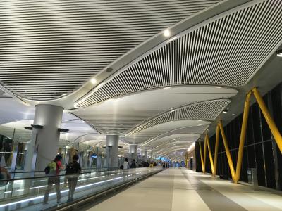 動線は分かりやすく適度に空いている新空港