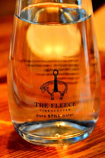 お部屋に置いてあったミネラルのボトルが可愛かった