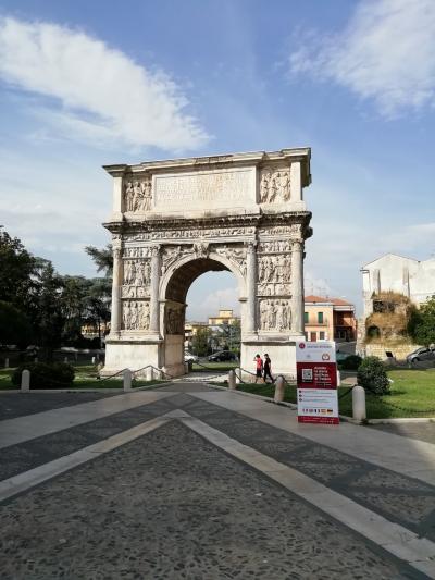 トライアヌスの凱旋門