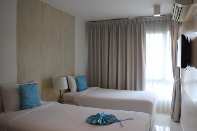 大きくないが、宿泊には十分な広さ