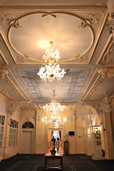 館内ホール（レストラン前）