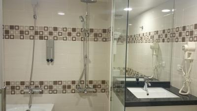 バスタブとトイレ