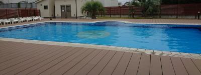 プールを貸し切って、ちょっとリッチな感じ！