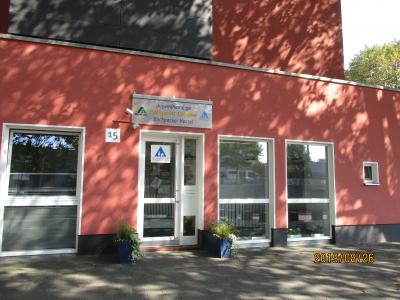 入口を入るとすぐレセプションがあり