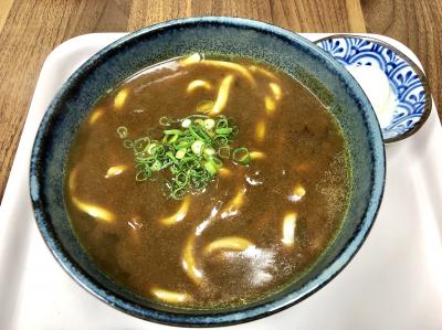 うどんや日本食を食べられるお店が入ってて使いやすい