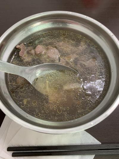 台南の人気グルメの牛肉湯(牛肉スープ)を観光地の安平で