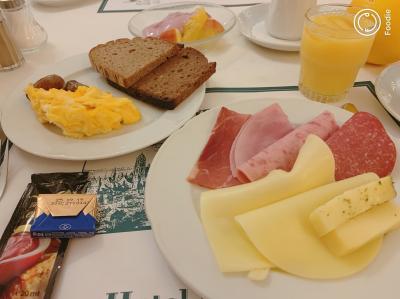 朝食のチーズも数種類あり