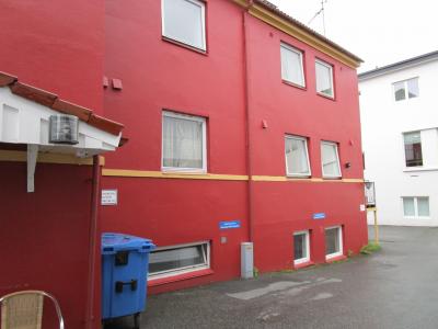 1階が半分地下になっています