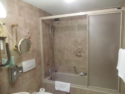 ドライヤーついてます。