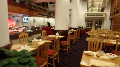 朝食はビュッフェスタイル。パンや乳製品による洋食も可能。