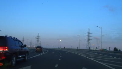 正規のタクシーは市中まで10ドル