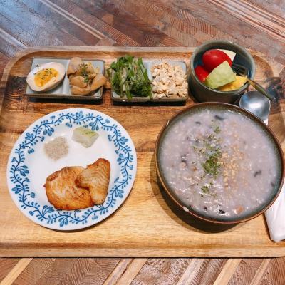 台湾式の朝食。少し癖がありました。洋食の方が無難かも。