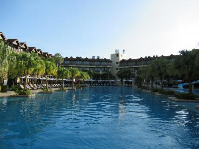 広いプールが快適