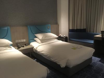 窓側にソファー