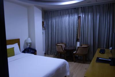 部屋は広々としています。とても清潔。