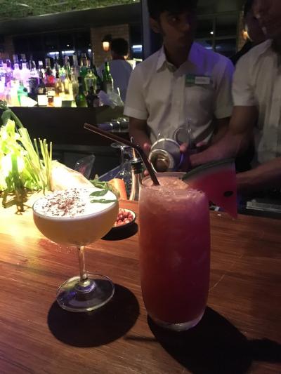 少しカジュアルなルーフトップバー