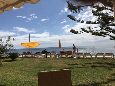 プールからは大西洋が同じ目線に広がります