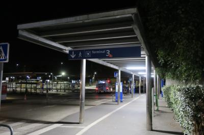 この道をまっすぐ行くと第3ターミナル