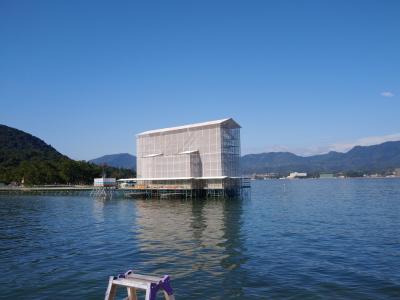 ただいま鳥居の修復中