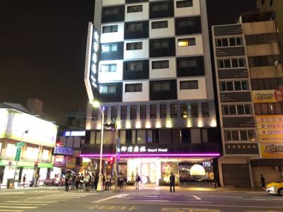 高雄駅の方から。