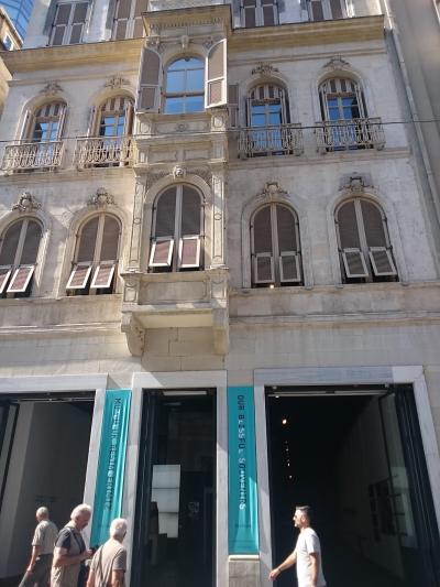 イスティクラル通りを歩くついでにアート鑑賞