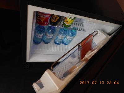 ミニバーは有料ドリンクあり