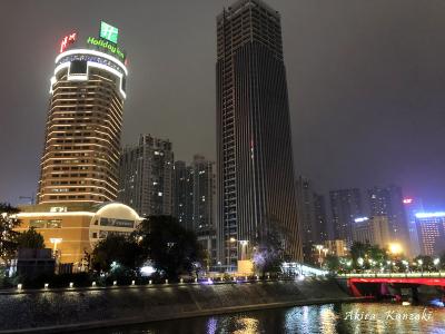 高い建物でロゴも大きく出ており、分かりやすいです。