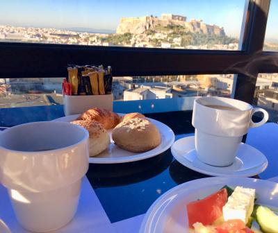 朝食時、レストランからアクロポリスビュー。