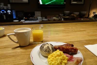 ラウンジの朝食