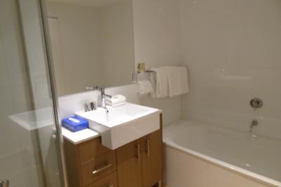 シャワーブースとバスタブが別々のタイプ