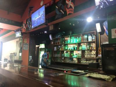 フロントのバー