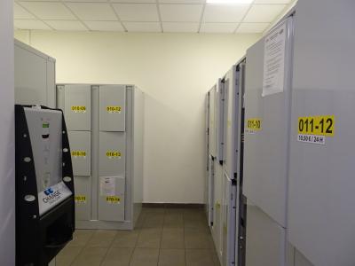 荷物預かりサービスがないかわりに有料ロッカーがあります。