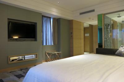 テレビは三菱製50インチ