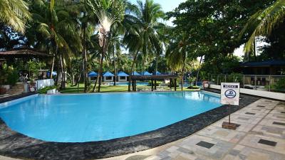 ホテルのプール