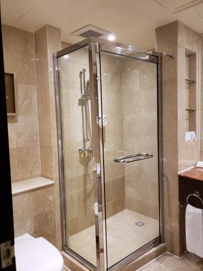 シャワーブースあり