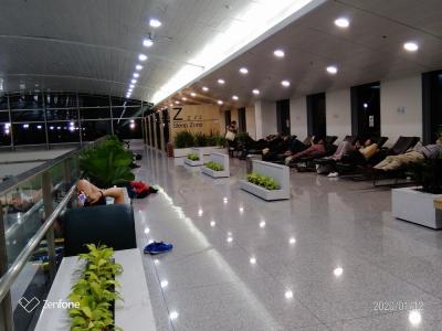 しつこい客引きを断るマジックワードは「コン・カム・オン」