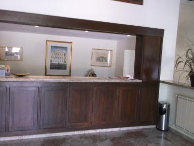 フロント。すぐ裏手にスーパーがあるのを教えてもらいました。