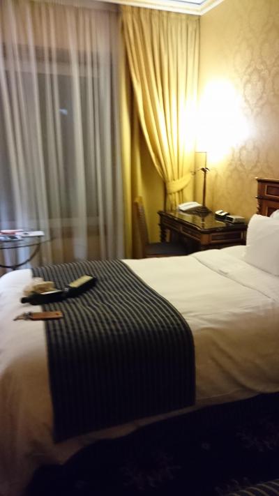 ベッドはフカフカです