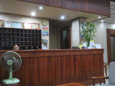 フロントです、英語対応