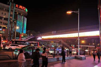 ホテルの前の通り