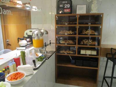 6：30からミニバーで朝食