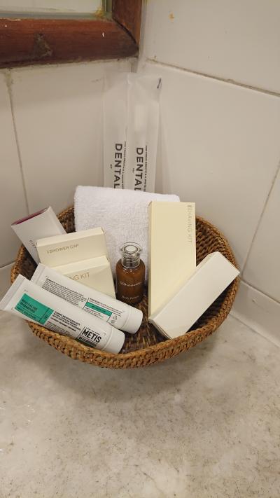 歯ブラシ、リンプー、ボディーソープなど揃ってます。