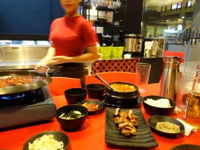 ここは新しくできた韓国料理の店です。