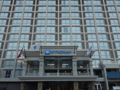 建物の様子(建物が大きく全体が写らなかった)