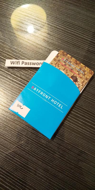 カードキーと共にくれるWi-Fiのパスワード。結構早いです。